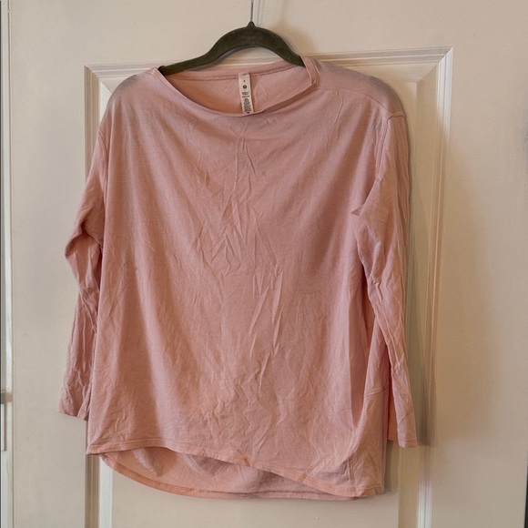 Lululemon Back In Action Long Sleeve in Color Pink Mist - Picture 3 of 6